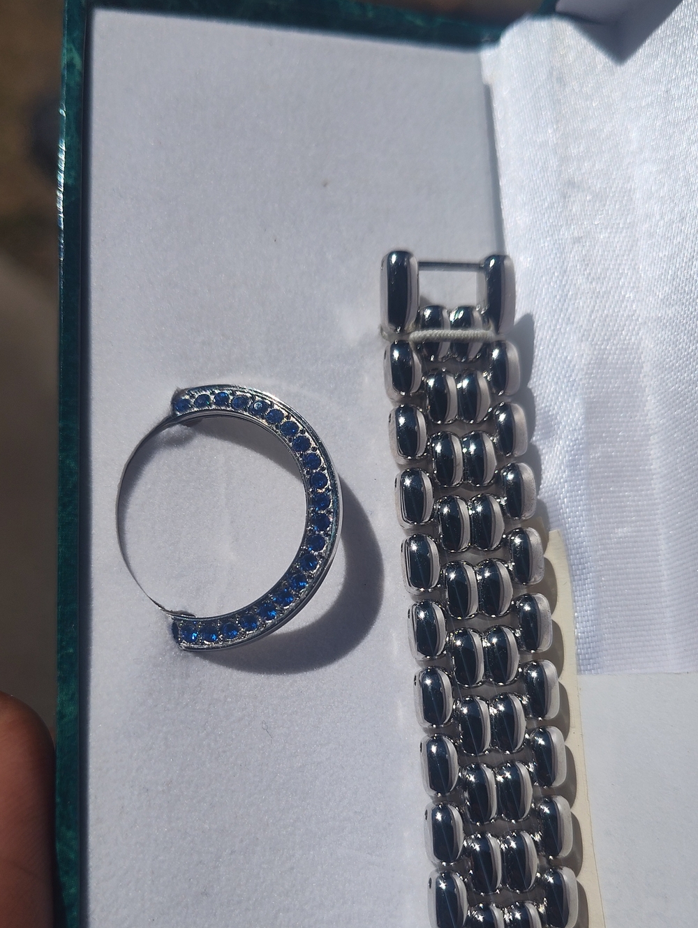 Watch - Picture 2 of 4